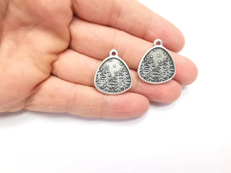 Winter Mountain Landscape Pine Tree Oval Pendant Charms Antique Silver Plated Charms (25x22mm) G26612