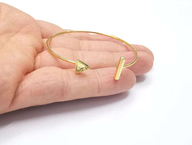 Shiny Gold Triangle Bracelet Blanks, Cuff Bezels Cabochon Bases Resin Mountings, Cuff Frame, Adjustable Gold Plated Brass (6mm bezel) G26616