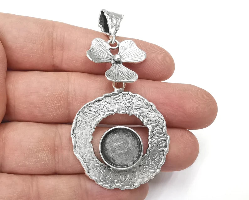 Flower pendant base setting bezel blank Antique silver plated brass pendant (75mm)(14 mm blank) G26425