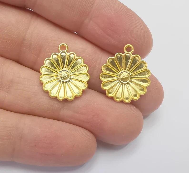2 Flower Charms Gold Plated Charms (21x18mm) G26701