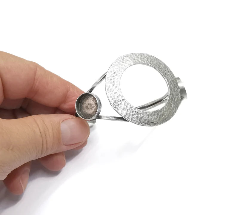 Hammered Disc Bracelet Blank Cuff Bezel Cabochon Base Resin Mountings Adjustable Antique Silver Plated Brass (14mm Blanks) G26483