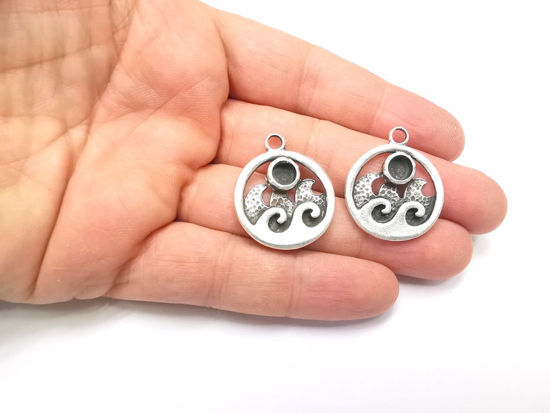 Wavy Sea Pendant Blank Resin Bezel Mounting Cabochon Base Setting Antique Silver Plated Charms (6mm Blank) G26747