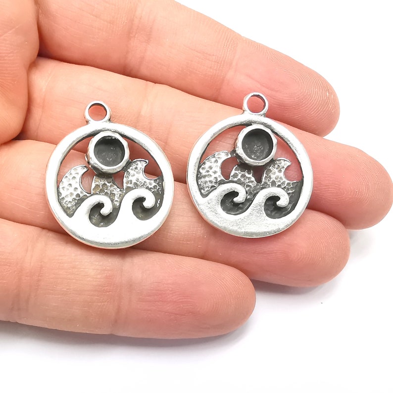 Wavy Sea Pendant Blank Resin Bezel Mounting Cabochon Base Setting Antique Silver Plated Charms (6mm Blank) G26747