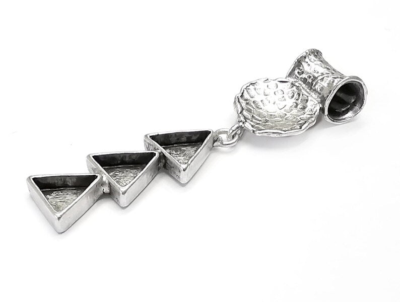 Hammered Disc Pendant Base Setting Bezel Blank Antique Silver Plated Brass Pendant (67x17mm) G26544