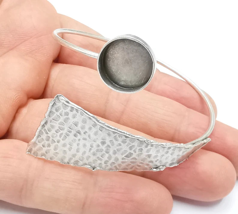 Hammered Bracelet Blank Cuff Bezel Cabochon Base Resin Mountings Adjustable Antique Silver Plated Brass (14mm Blank) G24290
