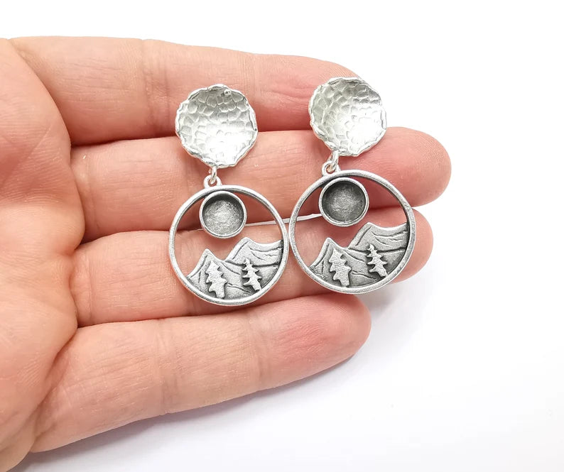 1 Pairs Hammered Disc Dangle Mountain Pine Tree Earring Set Base Wire Antique Silver Plated Brass Earring Base (8mm blanks) G26808