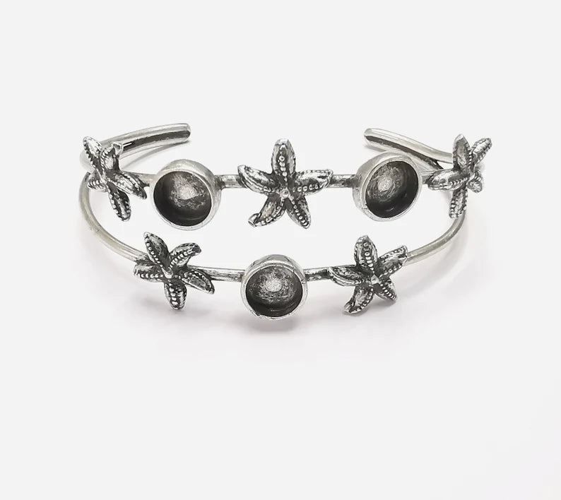 Starfish Bracelet Blanks, Cuff Bezels Cabochon Bases Resin Mountings, Cuff Frame, Antique Silver Plated Brass (8mm Bezels) G26604