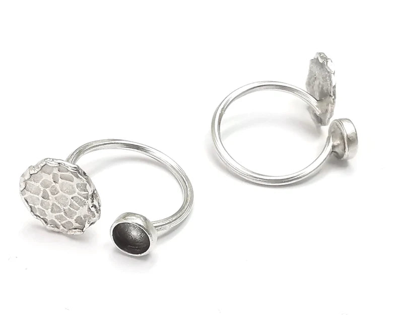 Disc Hammered Silver Ring Setting Blank Cabochon Mounting Adjustable Ring Base Bezel Antique Silver Plated Brass (6 mm) G26624