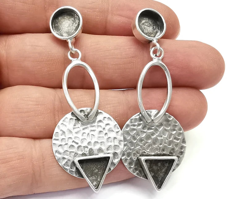 Hammered Disc Triangle Dangle Earring Set Base Wire Antique Silver Plated Brass (10mm Blanks ) G26870