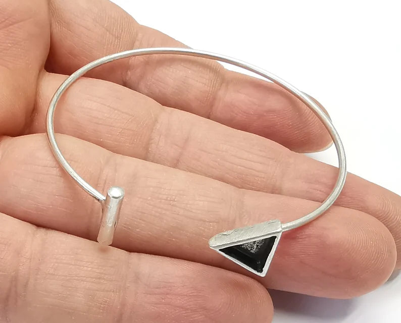 Triangle Rod Bracelet Blank Resin Cuff Dry Bezel Cabochon Base Adjustable Antique Silver Plated Brass (8 mm Blank) G26875