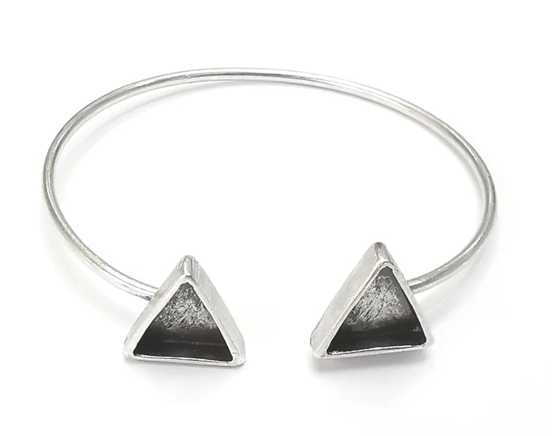 Triangle Bracelet Blank Resin Cuff Dry Bezel Cabochon Base Adjustable Antique Silver Plated Brass (10 mm Blank) G26671