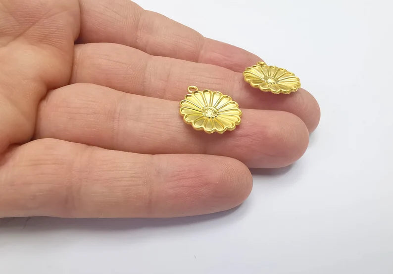 2 Flower Charms Gold Plated Charms (21x18mm) G26701