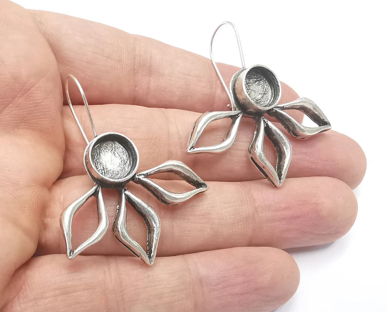 Flower Silver Earring Blank Base Settings Silver Resin Cabochon Inlay Blank Mountings Antique Silver Plated Brass (10mm blank) 1 Set G26709