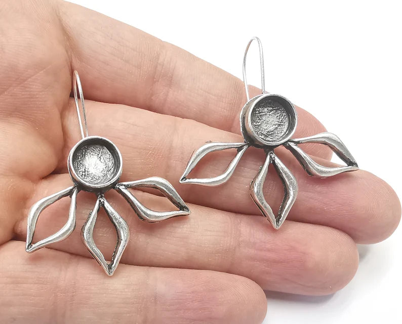 Flower Silver Earring Blank Base Settings Silver Resin Cabochon Inlay Blank Mountings Antique Silver Plated Brass (10mm blank) 1 Set G26709