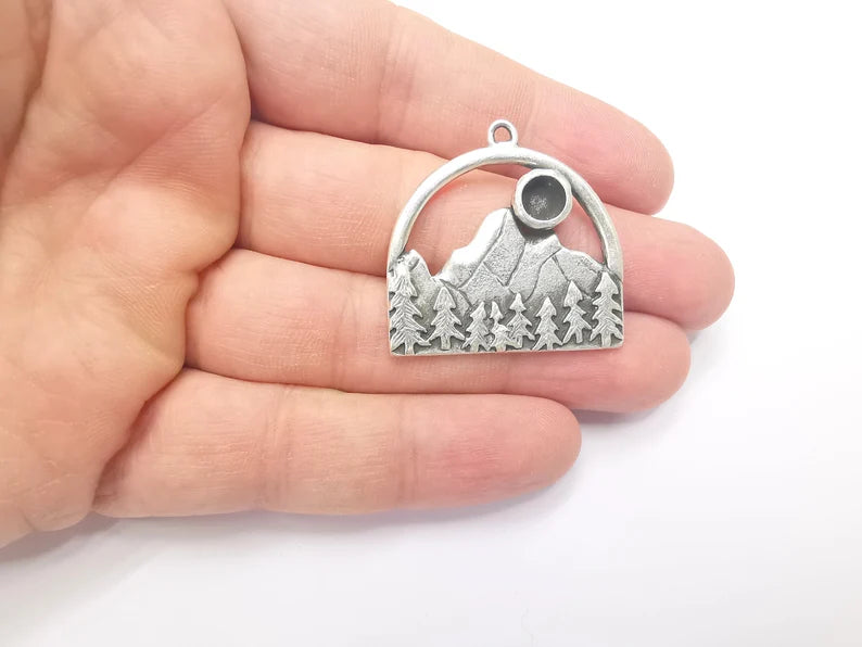 Landscape Pendant Mountain Forest Pine Tree Blank Resin Bezel Mounting Cabochon Base Setting Antique Silver Plated Charms (6mm Blank) G26727