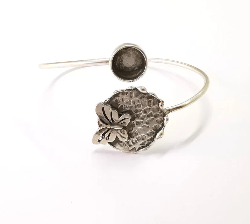 Hammered Disc Butterfly Bracelet Blank Cuff Bezel Cabochon Base Resin Mountings Adjustable Antique Silver Plated Brass (10mm Blanks) G27009