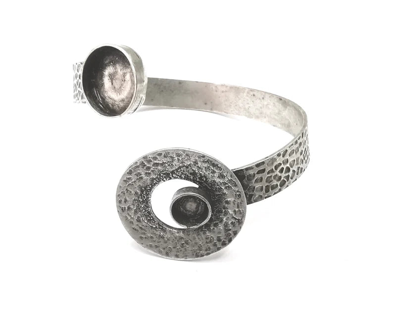 Hammered Discs Bracelet Blank Cuff Bezel Cabochon Base Resin Mountings Adjustable Antique Silver Plated Brass (14 and 8mm Blanks) G27052