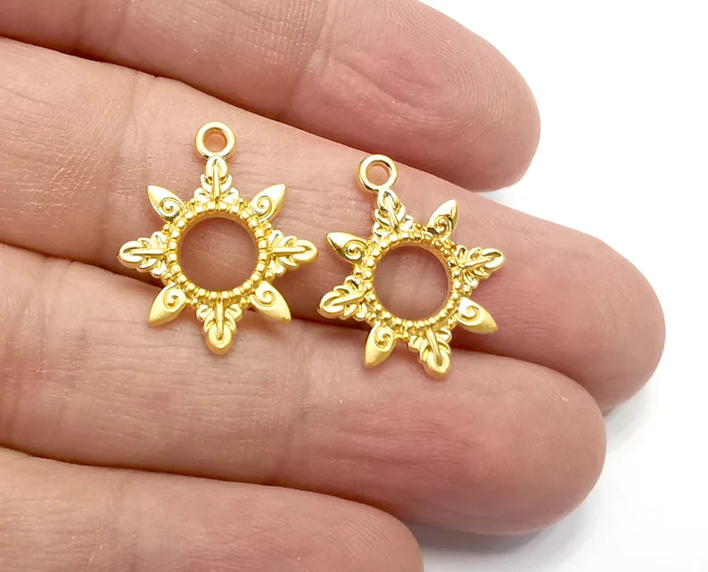 4 Sun Charms Gold Plated Charms (21x18mm) G26752