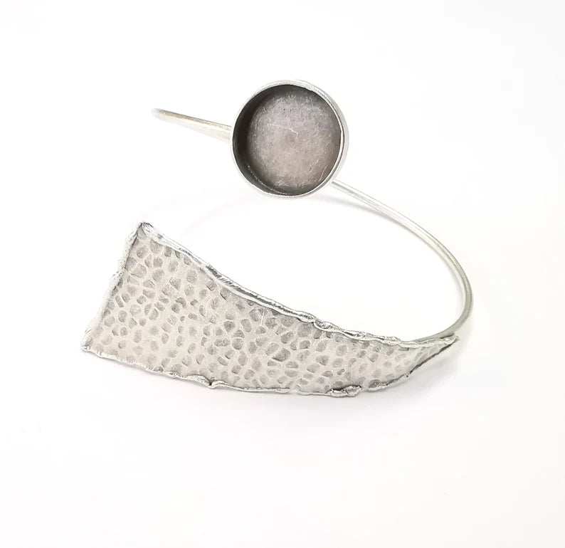 Hammered Bracelet Blank Cuff Bezel Cabochon Base Resin Mountings Adjustable Antique Silver Plated Brass (14mm Blank) G24290