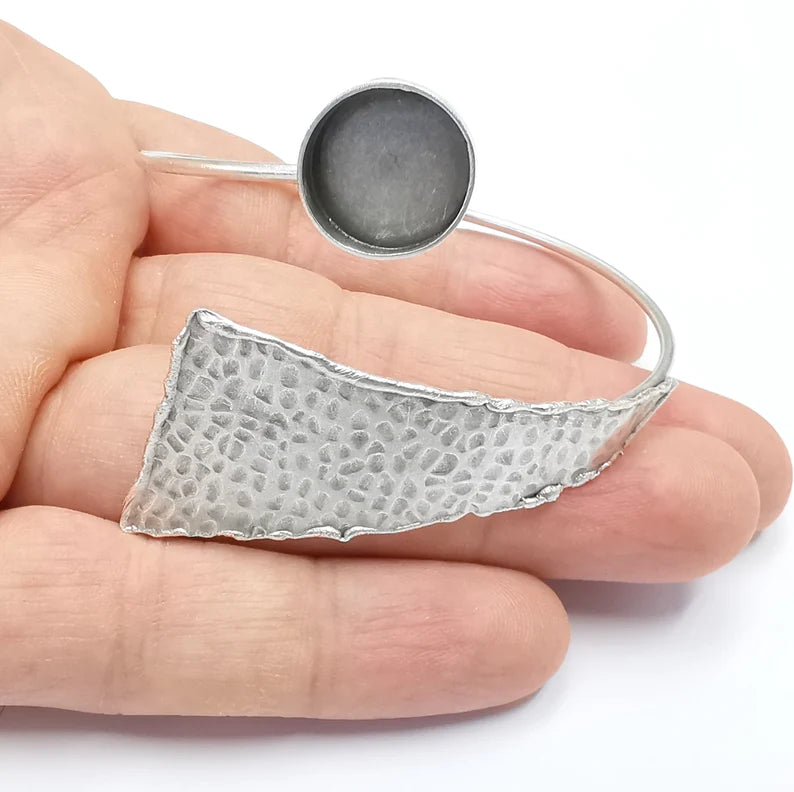 Hammered Bracelet Blank Cuff Bezel Cabochon Base Resin Mountings Adjustable Antique Silver Plated Brass (14mm Blank) G24290