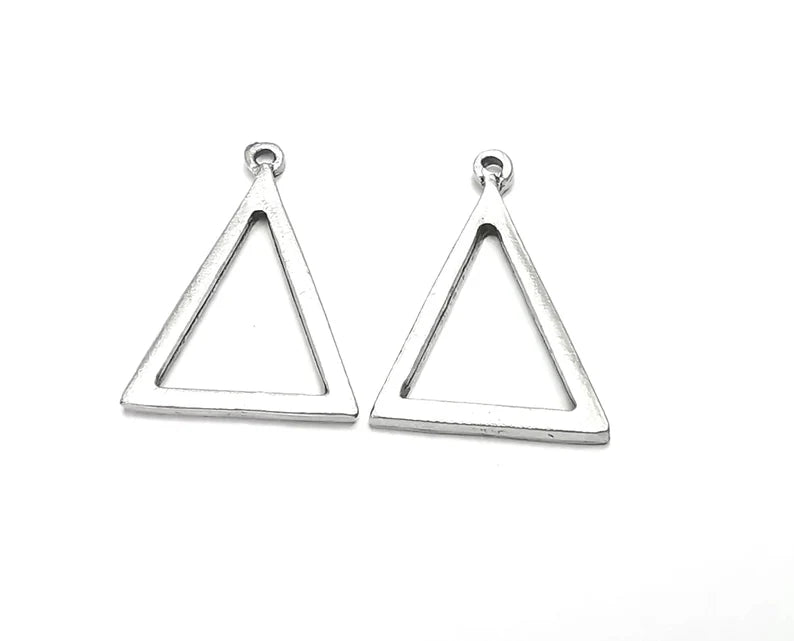 4 Silver Triangle Charms Antique Silver Plated Charms (30x21mm) G26848