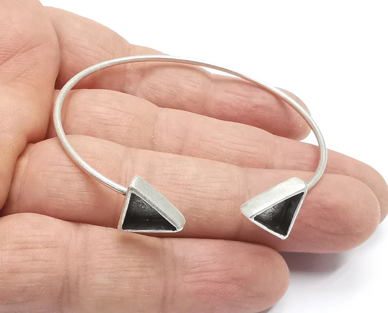 Triangle Bracelet Blank Resin Cuff Dry Bezel Cabochon Base Adjustable Antique Silver Plated Brass (10mm Blank) G26921