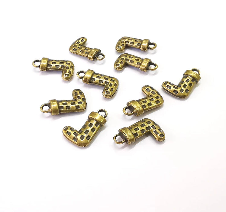 10 Boot Charms Antique Bronze Plated Charms (16x10mm) G26993