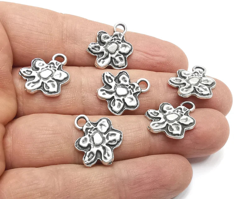 10 Flower Charms Antique Silver Plated Charms (19x16mm) G27210