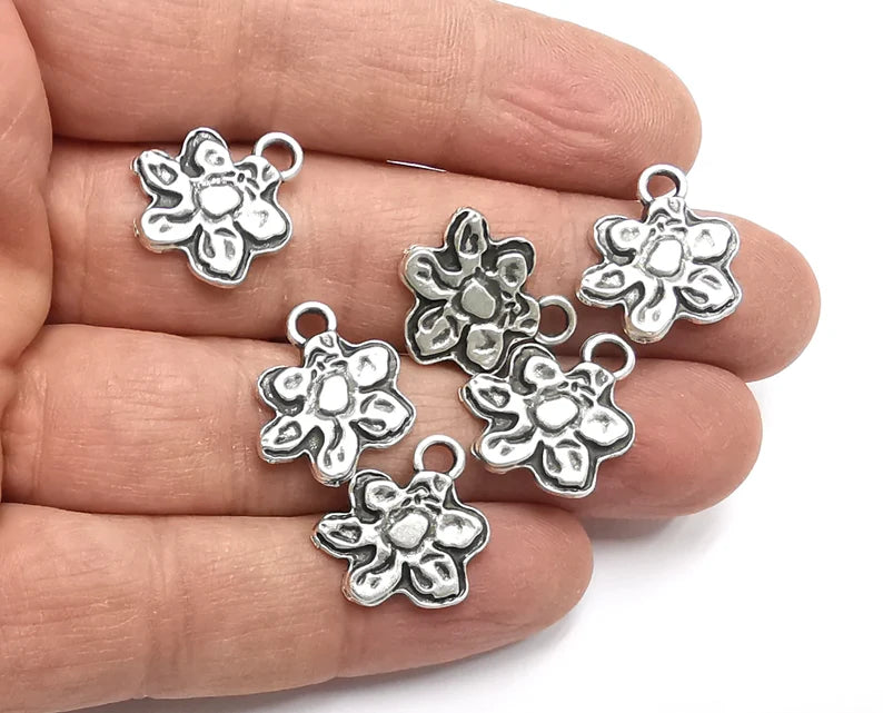 10 Flower Charms Antique Silver Plated Charms (19x16mm) G27210