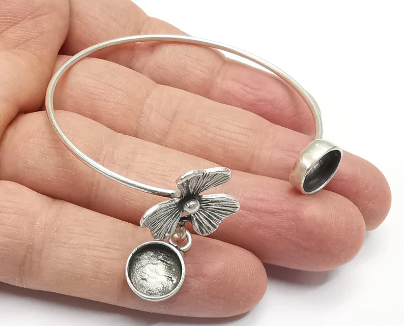 Flower Dangle Bracelet Blanks, Cuff Bezels Cabochon Bases Resin Mountings, Cuff Frame, Antique Silver Plated Brass (10mm bezel blank) G27019