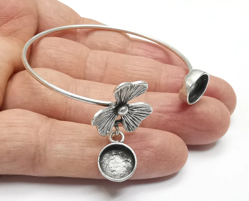 Flower Dangle Bracelet Blanks, Cuff Bezels Cabochon Bases Resin Mountings, Cuff Frame, Antique Silver Plated Brass (10mm bezel blank) G27019