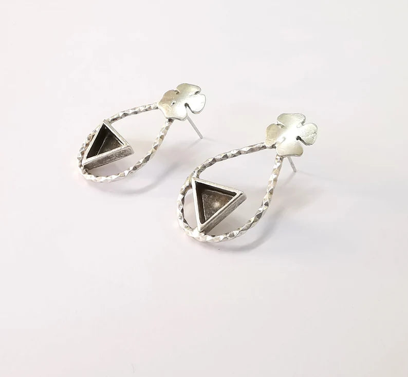 Four Leaf Clover Triangle Blank Silver Earring Set Base Wire Antique Silver Plated Brass Earring Base (8mm blank) G27043