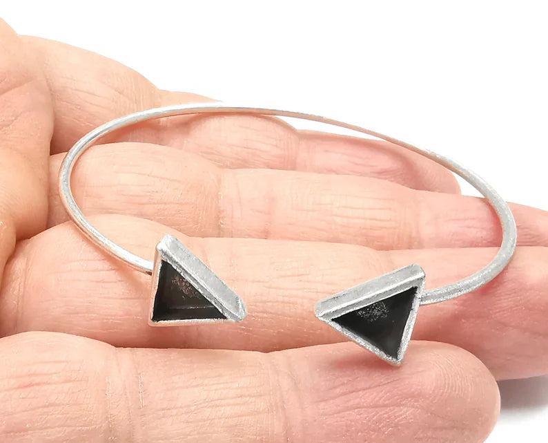 Triangle Bracelet Blank Resin Cuff Dry Bezel Cabochon Base Adjustable Antique Silver Plated Brass (8mm Blank) G27060