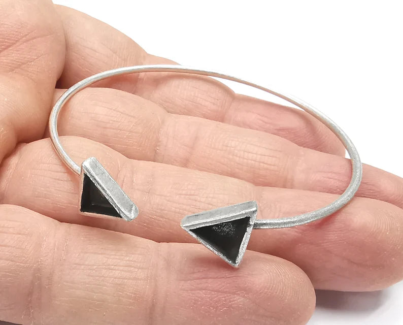 Triangle Bracelet Blank Resin Cuff Dry Bezel Cabochon Base Adjustable Antique Silver Plated Brass (8mm Blank) G27060