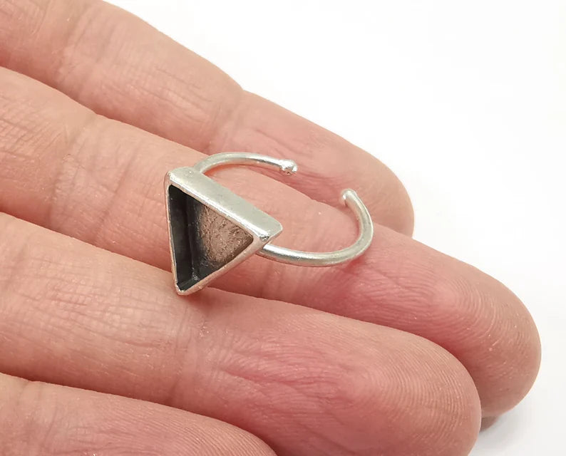 Triangle Silver Ring Setting Blank Cabochon Mounting Adjustable Ring Base Bezel Antique Silver Plated Brass (10mm Blank) G27134