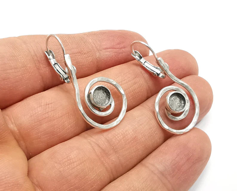 Hammered Swirl Earring Blank Base Settings Silver Resin Cabochon Inlay Blank Mountings Antique Silver Brass (6mm blanks) 1 Set G27301