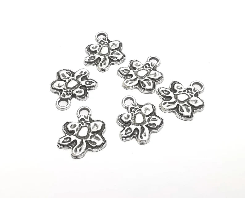 10 Flower Charms Antique Silver Plated Charms (19x16mm) G27210