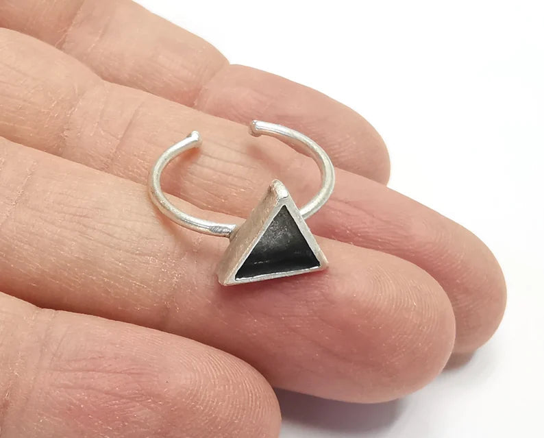 Triangle Silver Ring Setting Blank Cabochon Mounting Adjustable Ring Base Bezel Antique Silver Plated Brass (8mm Blank) G27226