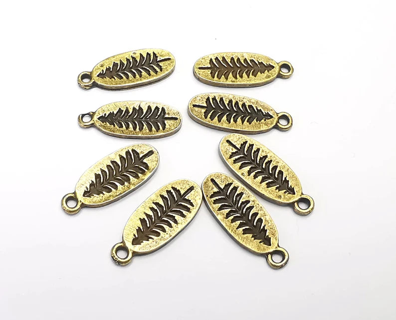 10 Pine tree charms Antique Bronze plated charms (24x9mm) G27230