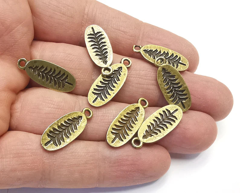 10 Pine tree charms Antique Bronze plated charms (24x9mm) G27230