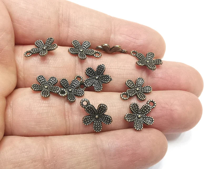 10 Antique Bronze Flower Charms Antique Bronze Plated Charms (13x11mm) G27380