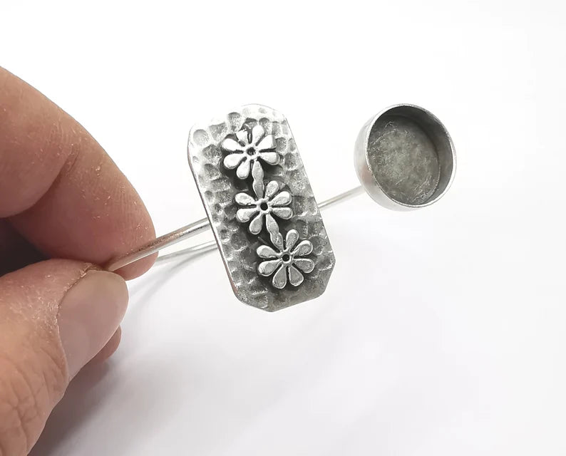 Silver Flower Hammered Bracelet Blank Cuff Bezel Cabochon Base Resin Mountings Adjustable Antique Silver Plated Brass (14mm Blank ) G27287