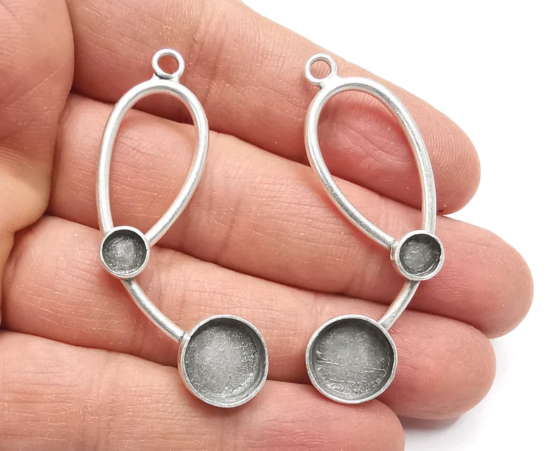 Silver Plated Charms Base Setting Bezel Blank Antique Silver Plated Brass Charms (left - right pair) (12mm and 6mm bezels) G27299