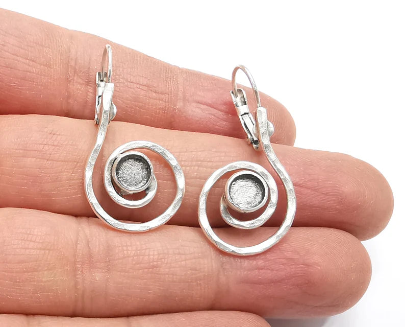 Hammered Swirl Earring Blank Base Settings Silver Resin Cabochon Inlay Blank Mountings Antique Silver Brass (6mm blanks) 1 Set G27301