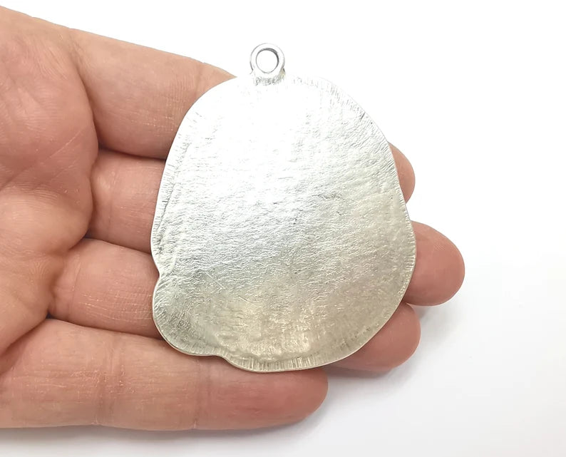 Hammered Pear Pendant Resin Blank Antique Silver Plated Pendant (68x55mm) (16mm Blank) G27487