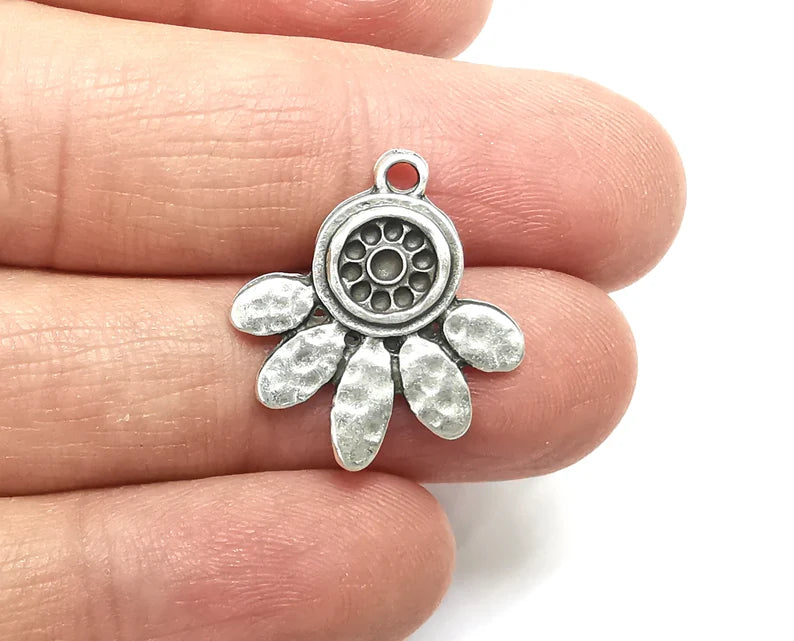 Daisy Flower Dangle Charms Antique Silver Plated Charms (23x21mm) G27537