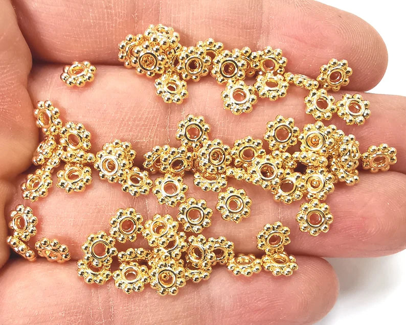 10 Flower Beads Shiny Gold Plated Beads (7mm) G27583