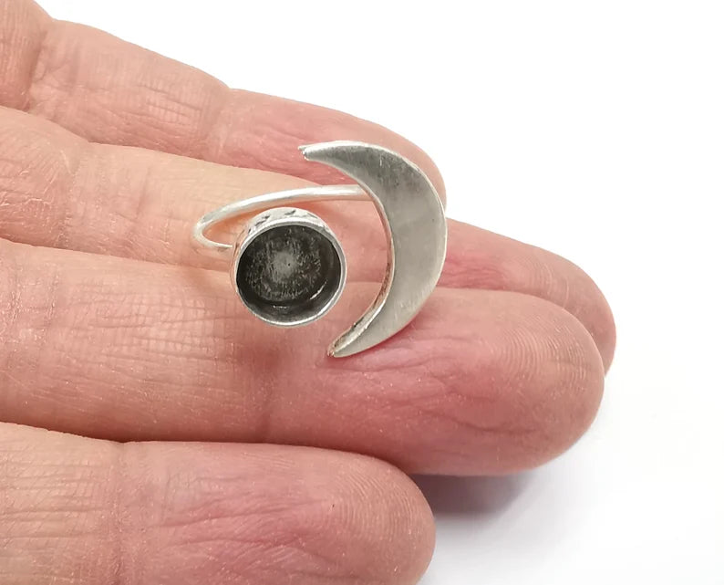 Crescent Moon Silver Ring Blank Base Bezel Settings Cabochon Base Mountings Adjustable , Antique Silver Plated Brass (8mm Blank) G27627
