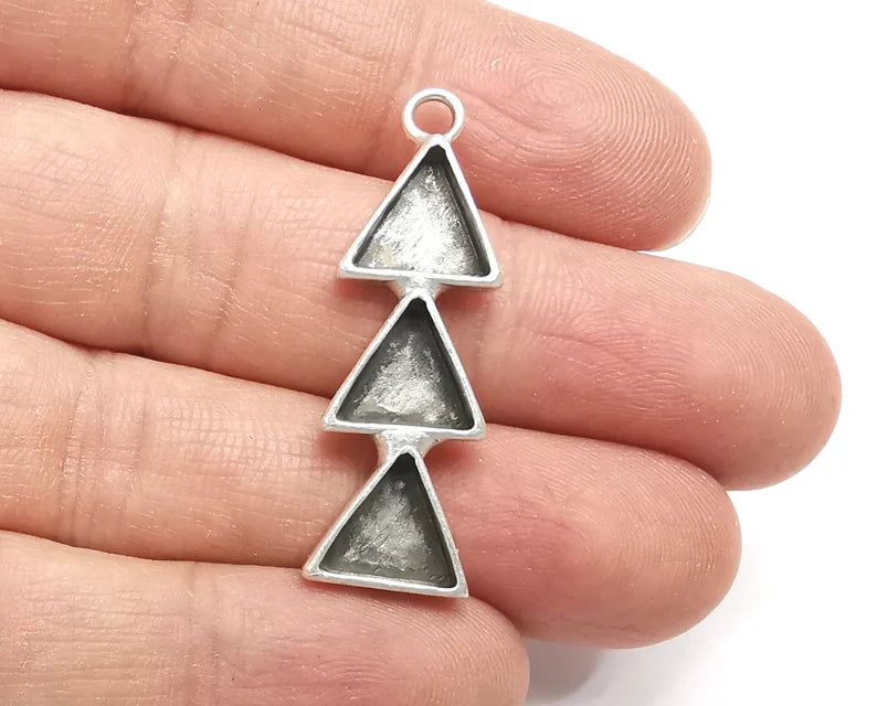 Triangle Pendant Blank Resin Bezel Mosaic Mountings Cabochon Setting Antique Silver Plated Brass (41x13mm)(10mm Bezels ) G27514