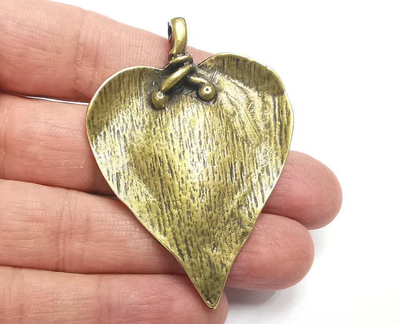 Heart Leaf Pendant Antique Bronze Pendant (64x45mm) G27665